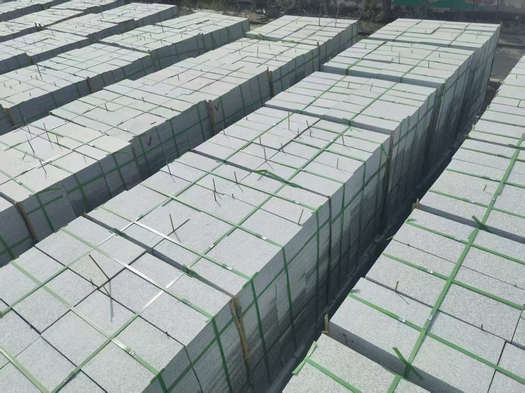 马鞍山 芝麻白1.8公分火烧300*600地铺，清仓大甩卖