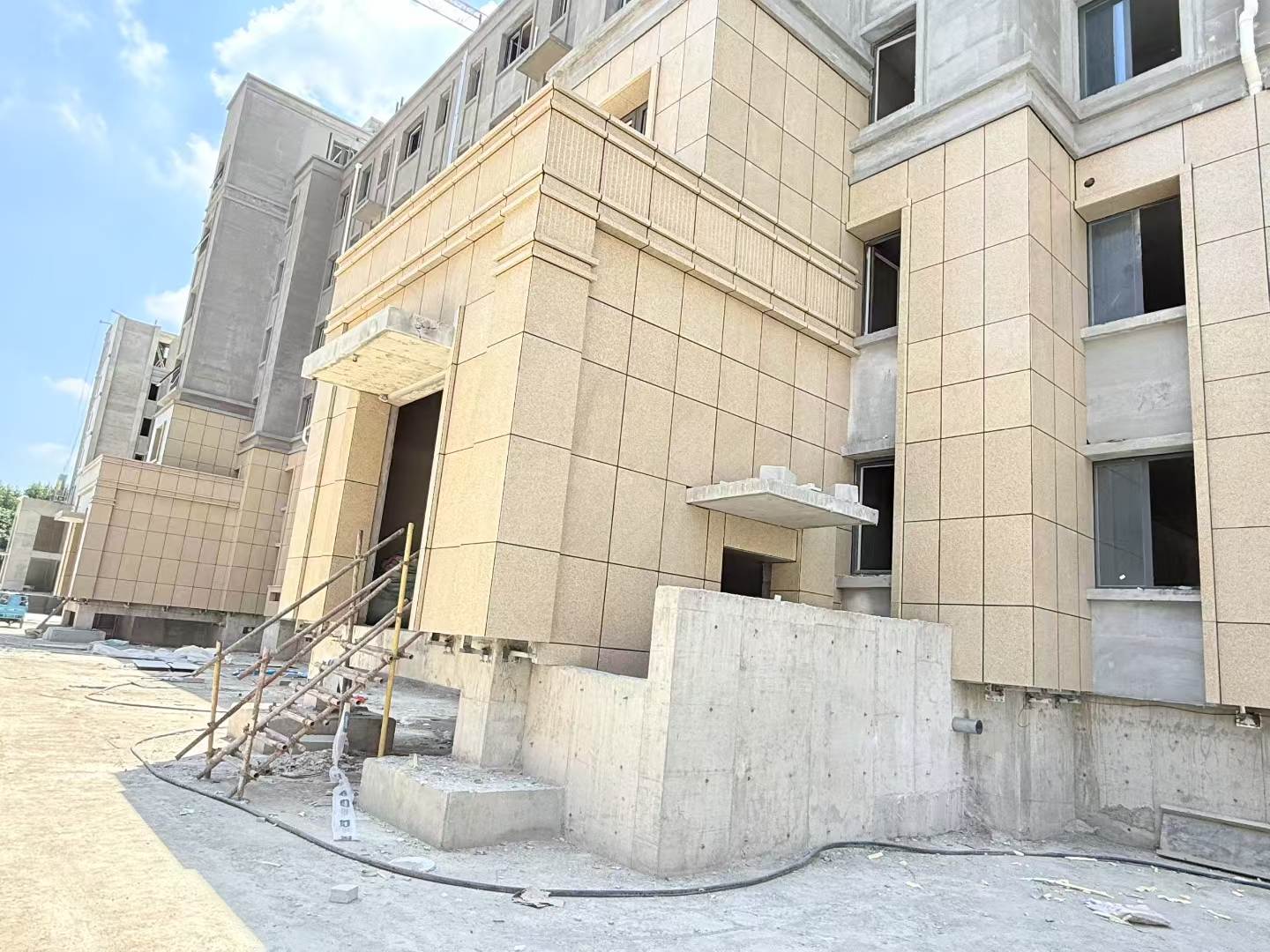 马鞍山 黄金麻干挂，工地实拍