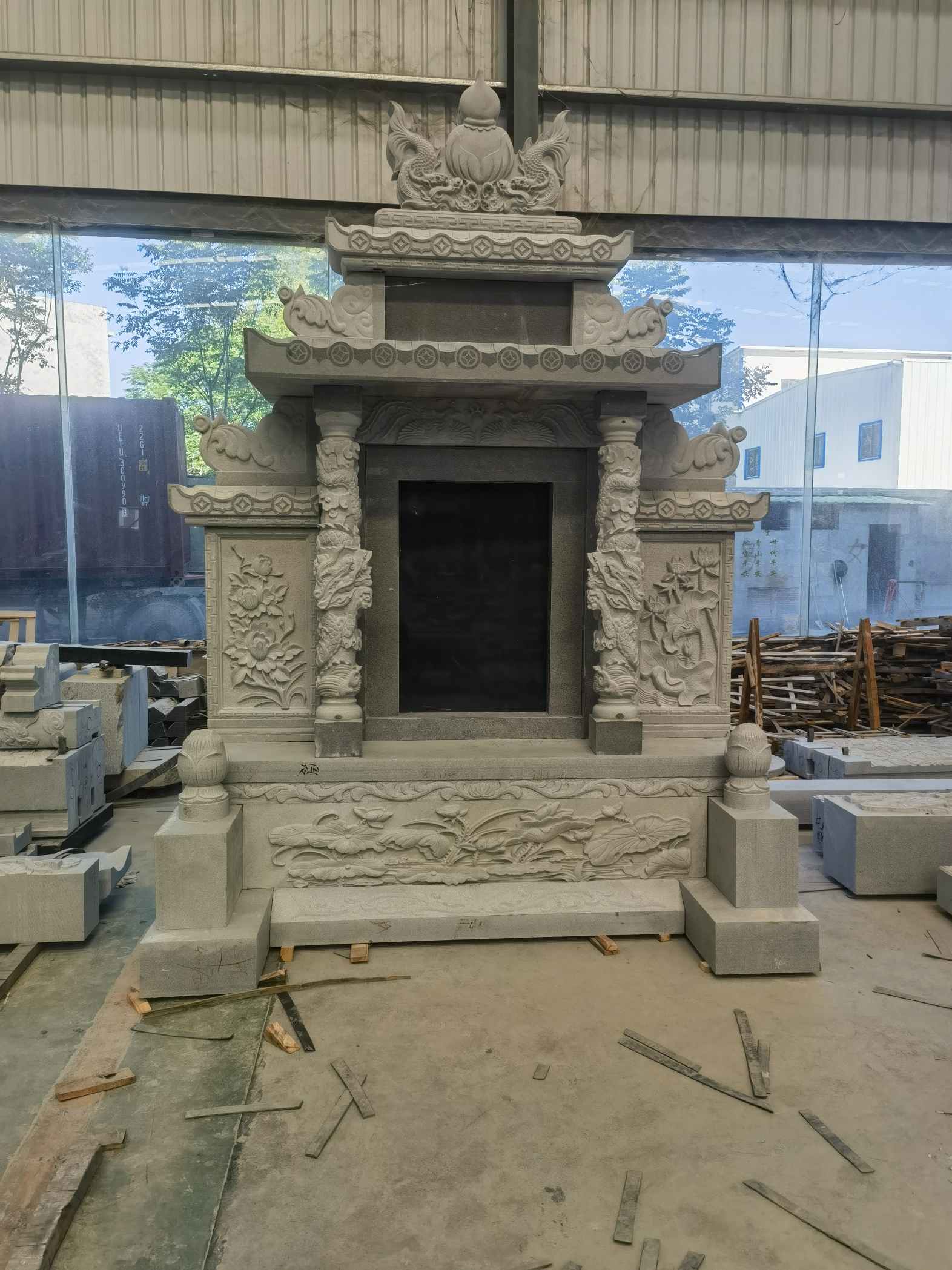 马鞍山 芝麻灰高档墓碑、土墓，一套也支持定做