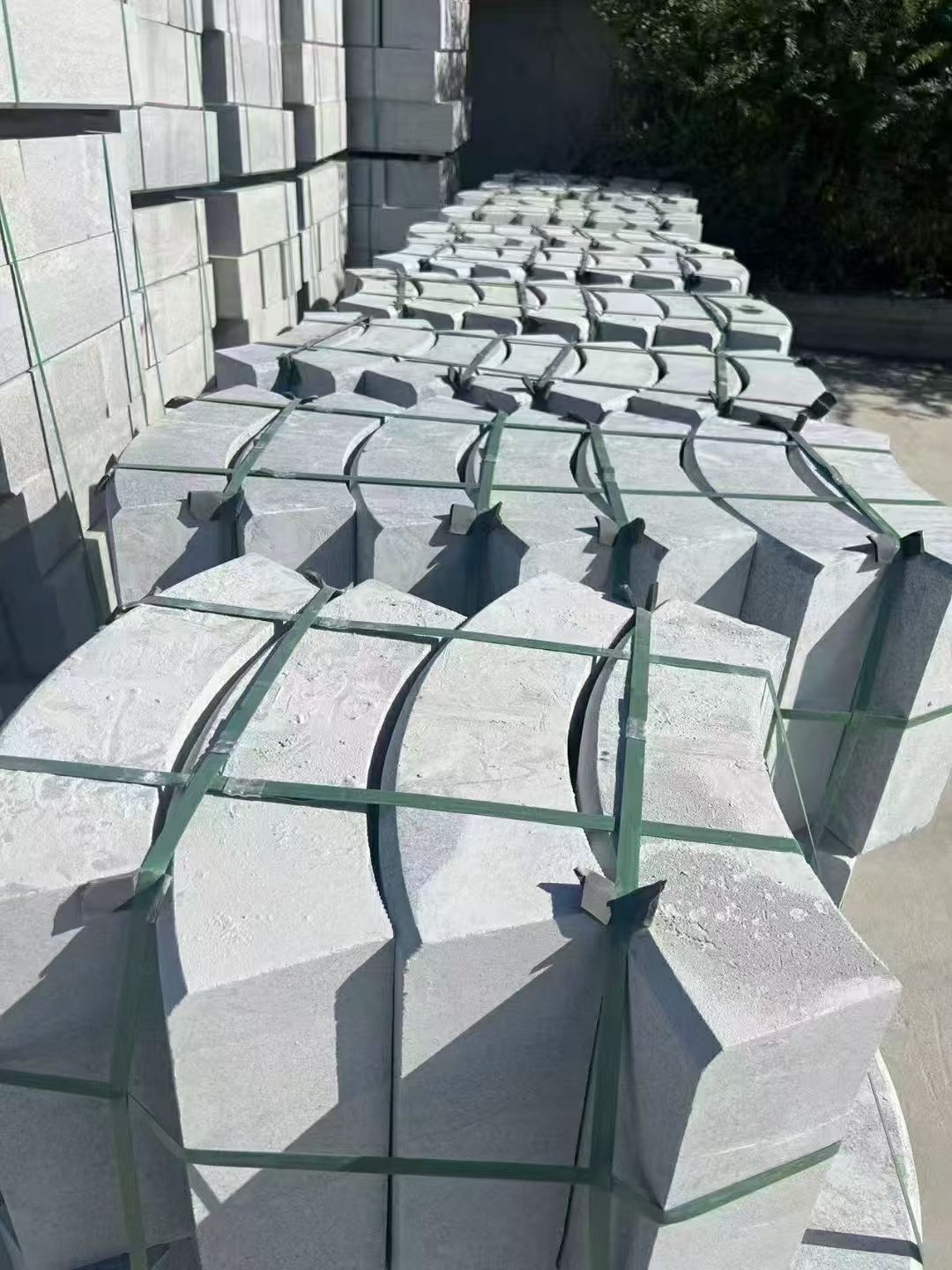 马鞍山 芝麻灰弧形路沿石