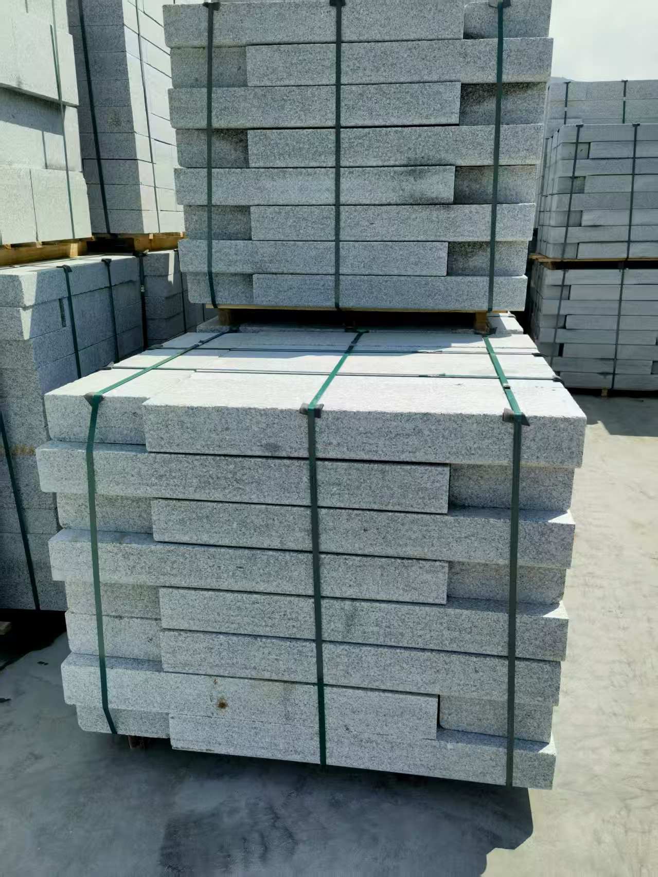 马鞍山 芙蓉白花岗岩路沿石、平石尺寸标准，色泽均匀